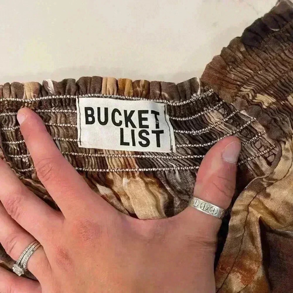 Bucket List Mood Setter Multi Brown LongSleeve Smocked VNeck Blouse Womens Small - Picture 4 of 7